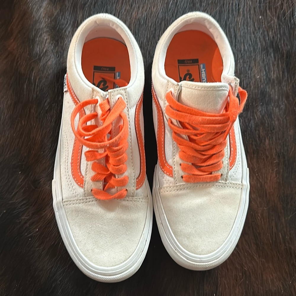 Worn once! Super cute vans!

7.5 men’s!!!
